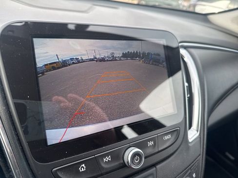 Used 2017 Chevrolet Malibu Premier image 24