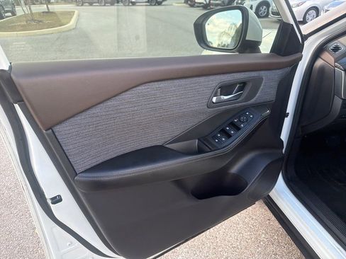 Certified 2023 Nissan Rogue SV image 14