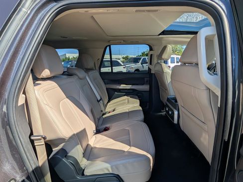 Used 2024 Ford Expedition Max Limited image 11