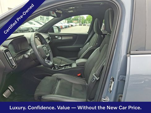 Certified 2022 Volvo XC40 T5 R-Design w/ Advanced Package AWD/4WD image 14