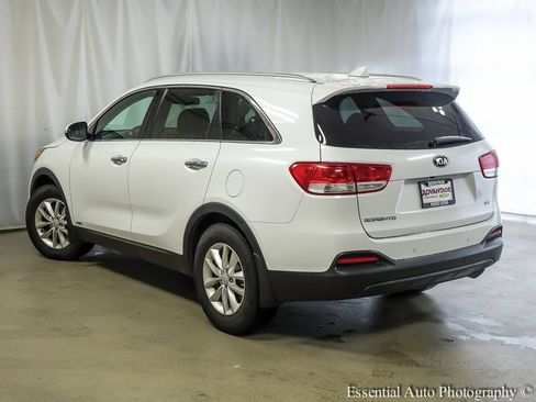 Used 2017 Kia Sorento AWD w/ LX Convenience Package image 8