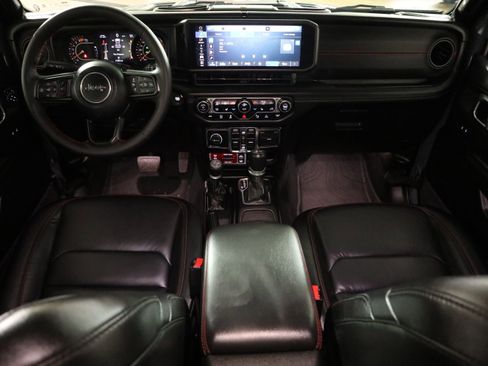 Used 2024 Jeep Wrangler Unlimited Rubicon AWD/4WD image 15