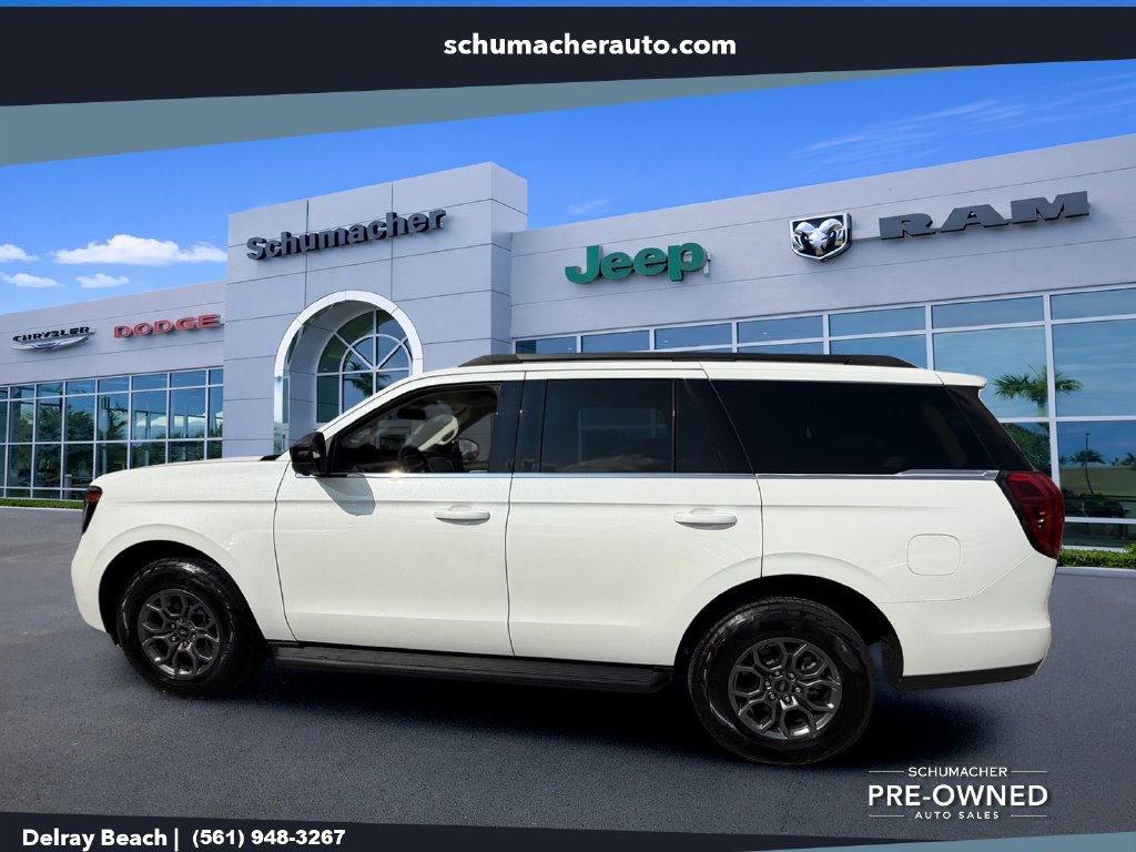 Used 2025 Ford Expedition Active RWD image 4