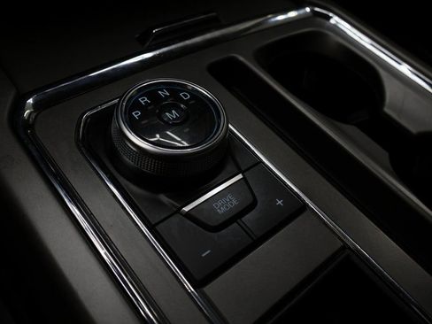 Used 2019 Ford Expedition XLT image 28