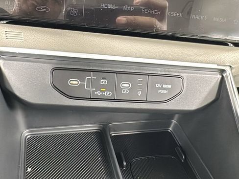 New 2026 Kia Carnival EX FWD image 29