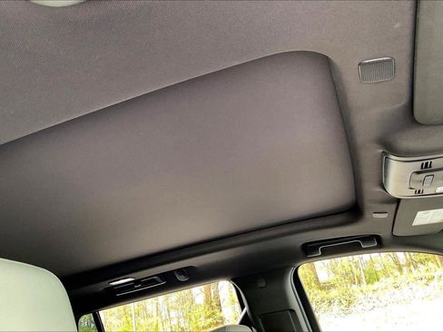 Used 2024 Chevrolet Tahoe LT w/ LT Signature Package AWD/4WD image 20