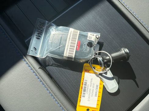 New 2026 Toyota Sequoia Platinum AWD/4WD image 31