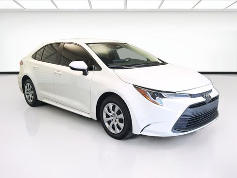 Used 2024 Toyota Corolla LE FWD image 3