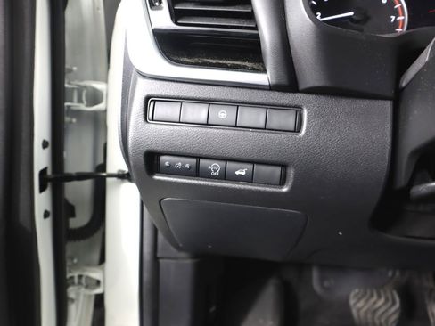 Used 2023 Nissan Rogue SL w/ SL Premium Package image 16