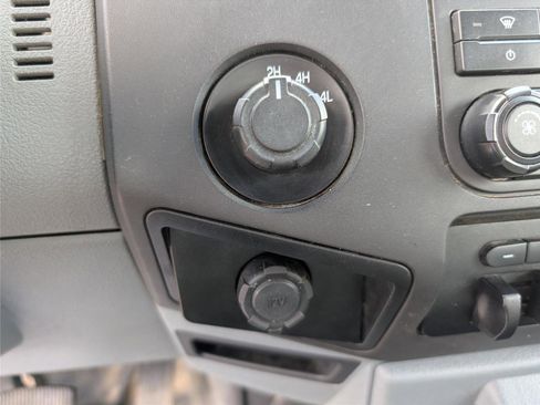 Used 2014 Ford F450 XL w/ Power Equipment Group image 13