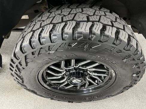Used 2024 GMC Sierra 3500 Denali w/ Technology Package AWD/4WD image 18
