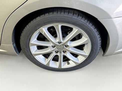 Used 2015 Toyota Avalon Limited w/ Technology Package image 11