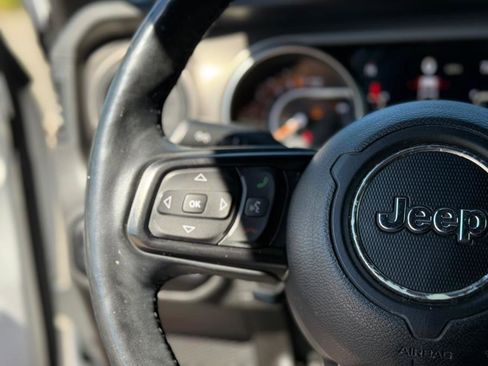 Used 2018 Jeep Wrangler Unlimited Sport S image 29