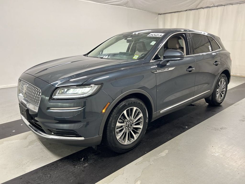 Used 2023 Lincoln Nautilus AWD w/ Premium Package image 5