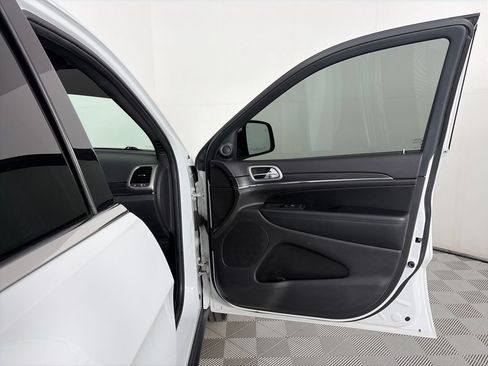 Used 2019 Jeep Grand Cherokee Limited w/ Trailer Tow Group IV AWD/4WD image 31