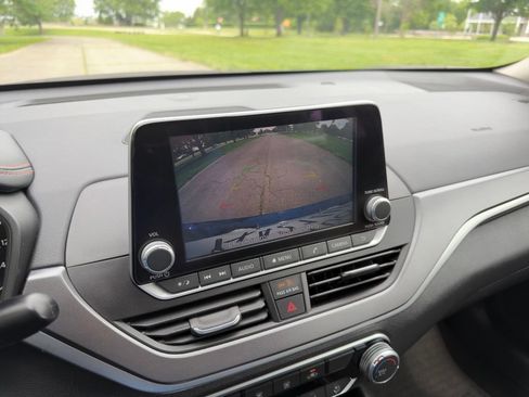 Used 2023 Nissan Altima 2.5 SR FWD image 16