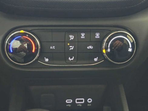 Used 2023 Chevrolet TrailBlazer LT FWD image 28