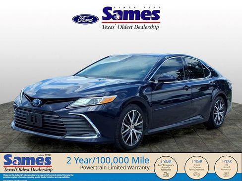 Used 2022 Toyota Camry XLE w/ Navigation Upgrade Package FWD image 7