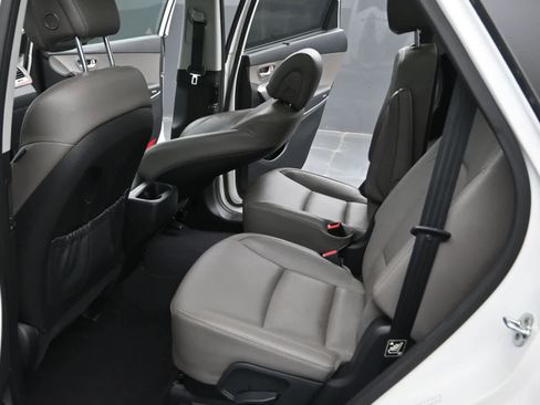 Used 2017 Hyundai Santa Fe Limited AWD/4WD image 15