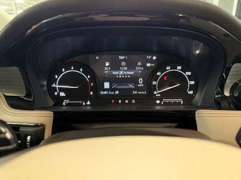 Used 2021 Lincoln Corsair AWD image 10