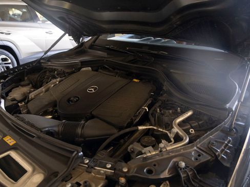 Used 2024 Mercedes-Benz GLC 300 image 30