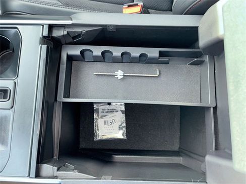 Used 2025 Ford F150 Raptor image 37