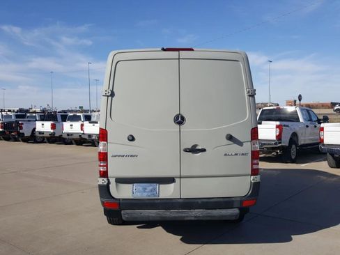 Used 2014 Mercedes-Benz Sprinter 2500 image 8