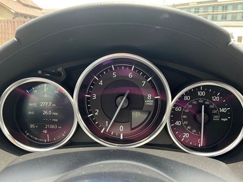 Used 2019 MAZDA MX-5 Miata RF Grand Touring RWD image 16