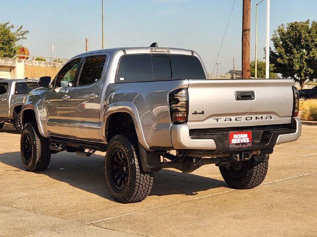Used 2020 Toyota Tacoma SR5 w/ Technology Package AWD/4WD image 4