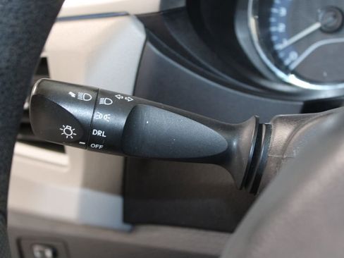 Used 2016 Toyota Corolla LE image 32