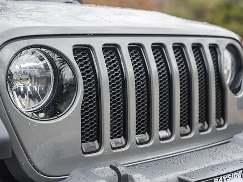 Used 2018 Jeep Wrangler Unlimited Sahara w/ Dual Top Group image 10