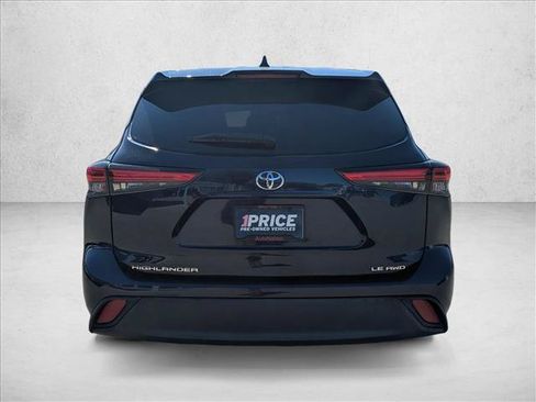 Used 2021 Toyota Highlander LE AWD/4WD image 7