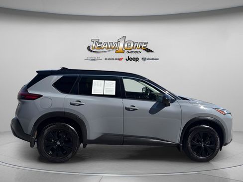 Used 2023 Nissan Rogue SV w/ SV Premium B Package image 10