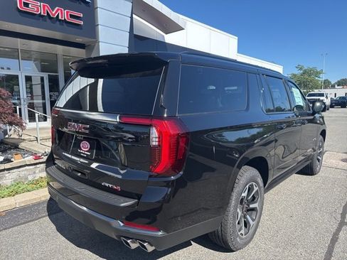 New 2025 GMC Yukon XL AT4 w/ AT4 Premium Plus Package image 9