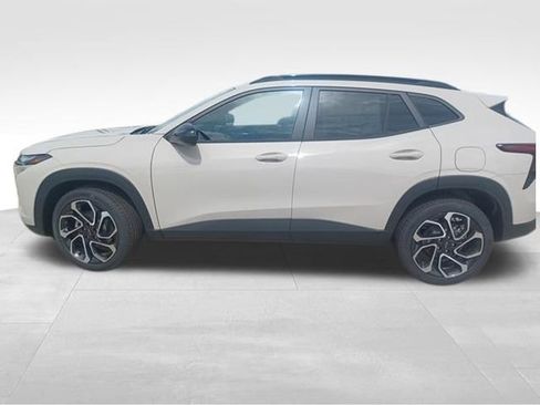 New 2026 Chevrolet Trax RS w/ Sunroof Package FWD image 5