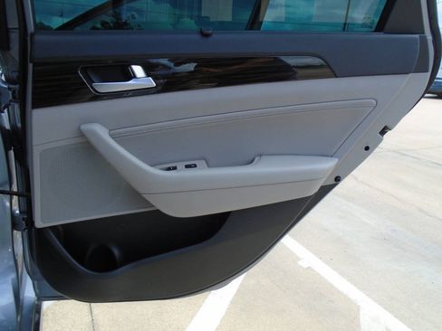 Used 2016 Hyundai Sonata Limited w/ Option Group 02 FWD image 30