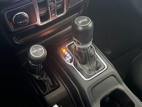 Used 2023 Jeep Wrangler Sahara image 24