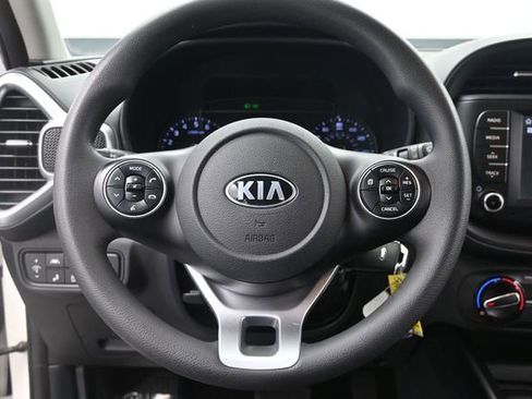 Used 2020 Kia Soul S FWD image 12
