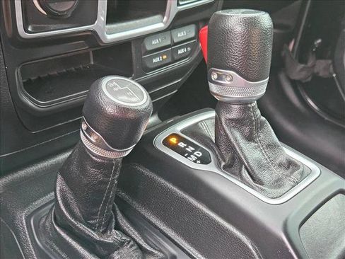 Used 2018 Jeep Wrangler Unlimited Sport AWD/4WD image 20