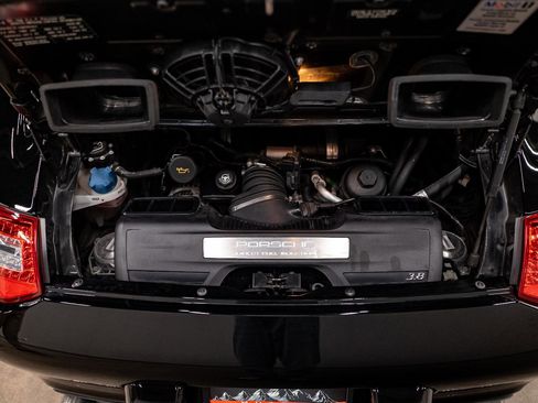 Used 2009 Porsche 911 Carrera S image 18