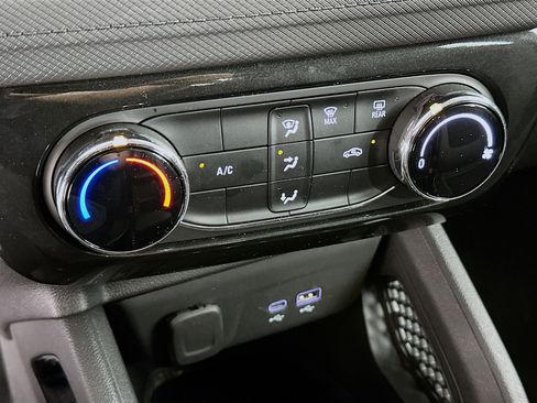 Used 2025 Chevrolet TrailBlazer LT image 23