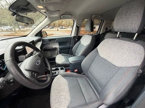 Certified 2022 Ford Maverick XLT w/ XLT Luxury Package image 14