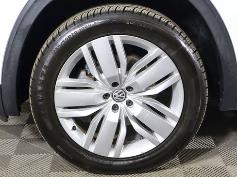 Used 2020 Volkswagen Atlas SE w/ Panoramic Sunroof Package image 24