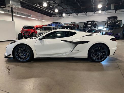 Used 2026 Chevrolet Corvette ZR1 w/ ZR1 Carbon Fiber Aero Package RWD image 6