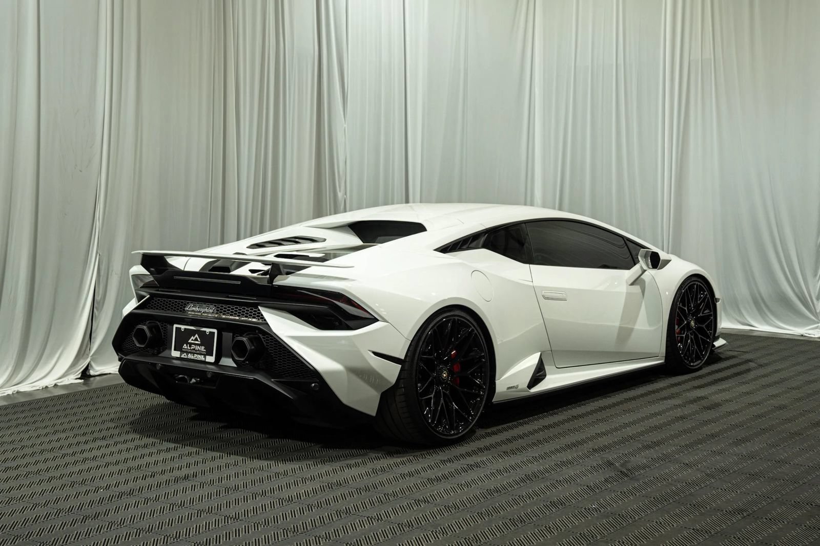 Used 2023 Lamborghini Huracan Tecnica RWD image 7