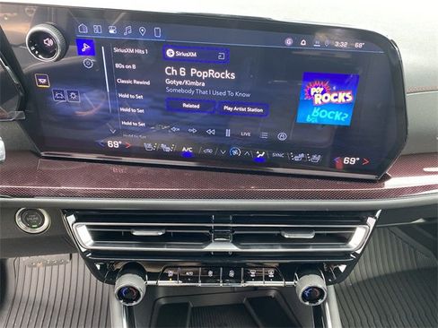 New 2026 Chevrolet Traverse RS w/ LPO, Floor Liner Package image 11