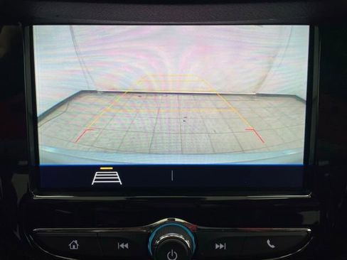 Certified 2022 Chevrolet Trax LT w/ LT Convenience Package image 3