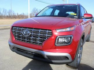 New 2025 Hyundai Venue SEL video 1