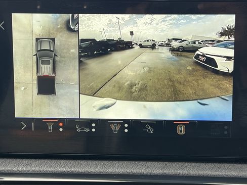 Used 2024 GMC Sierra 1500 AT4 w/ Technology Package image 18