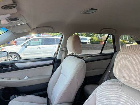 Used 2018 Subaru Outback 2.5i Premium AWD/4WD image 5